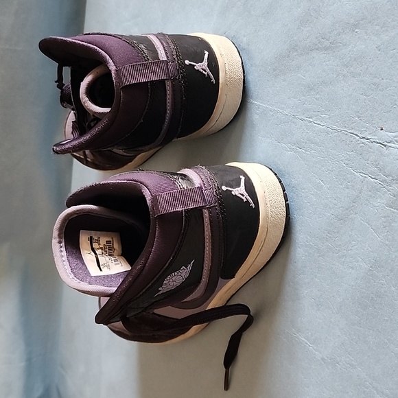 Nike Jordan - Picture 3 of 5